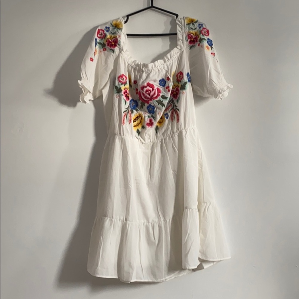 NWT embroidered summer dress